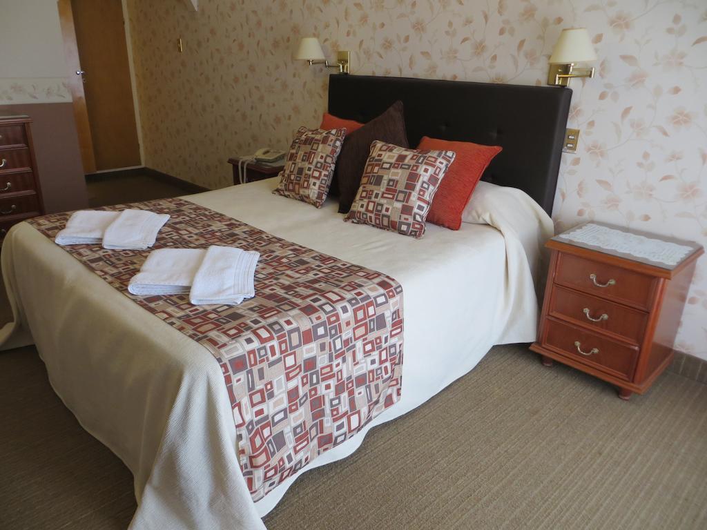 Hotel Leon